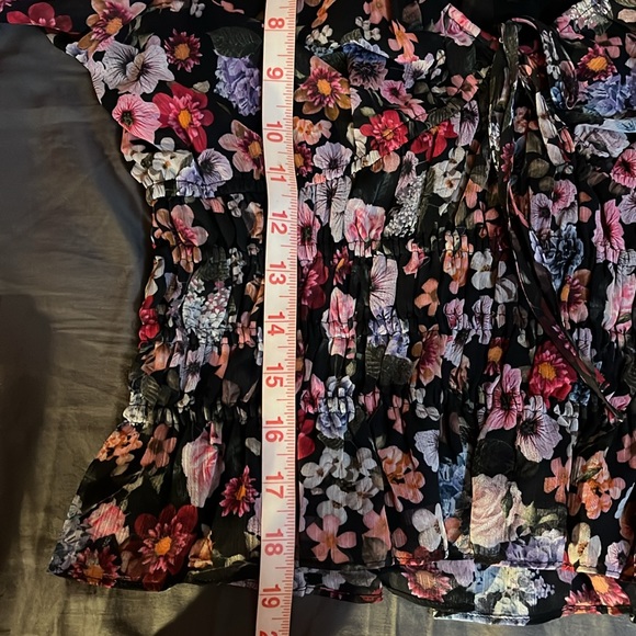 Express crop top floral print blouse. Sz xs. - Picture 9 of 12